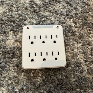 White Multi-Outlet Power Adapter